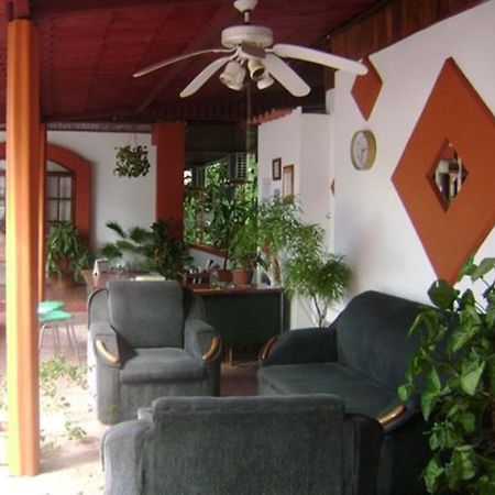 Hotel Jackie'S House Puntarenas Exterior photo