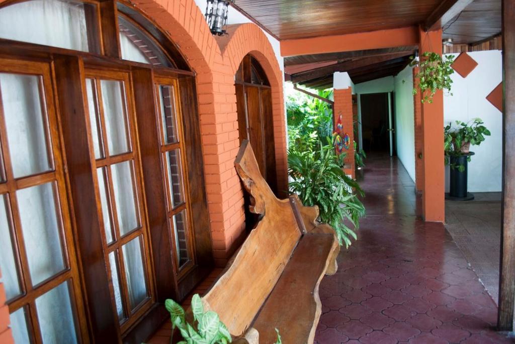 Hotel Jackie'S House Puntarenas Exterior photo