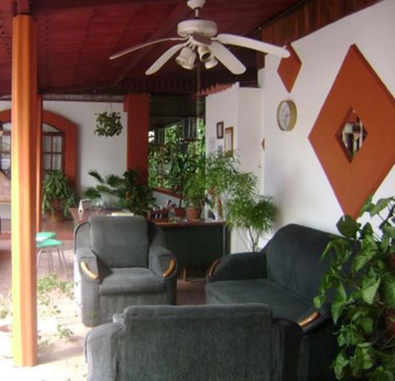 Hotel Jackie'S House Puntarenas Exterior photo